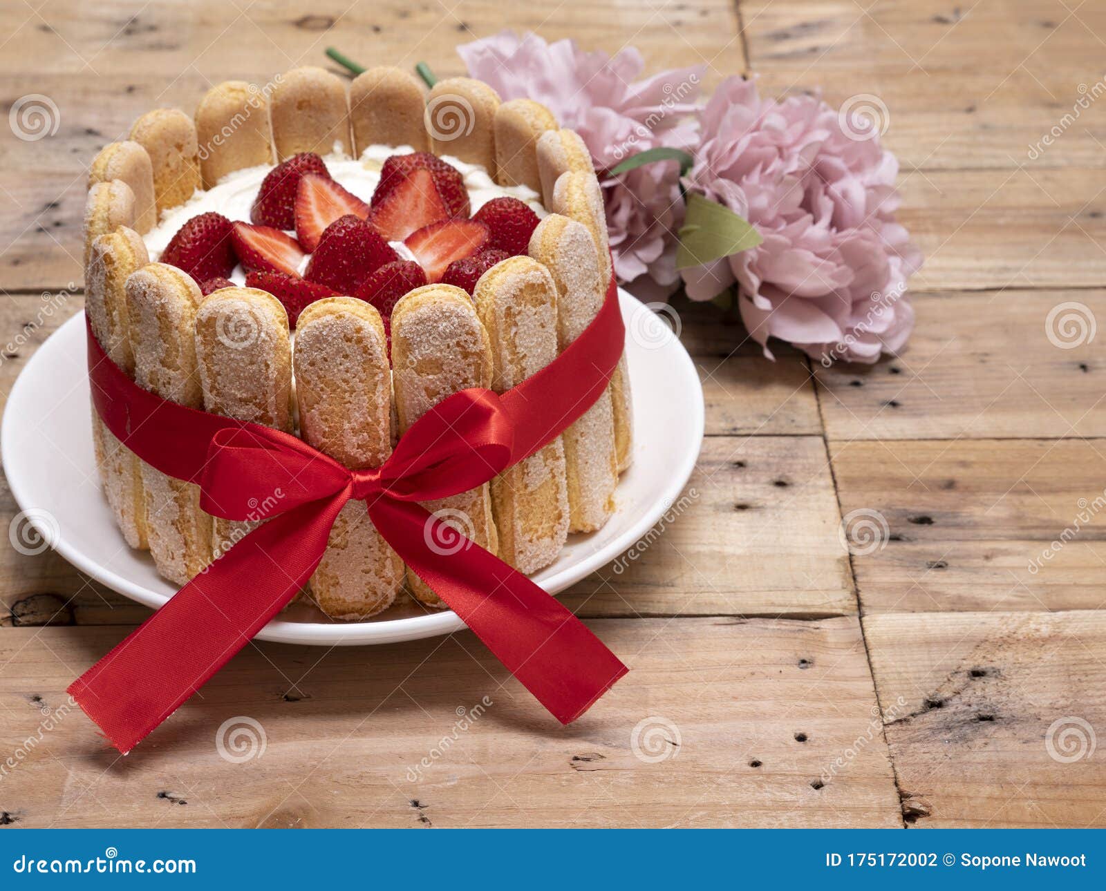 Strawberry ladyfinger cake stock photo. Image of ladyfinger 175172002