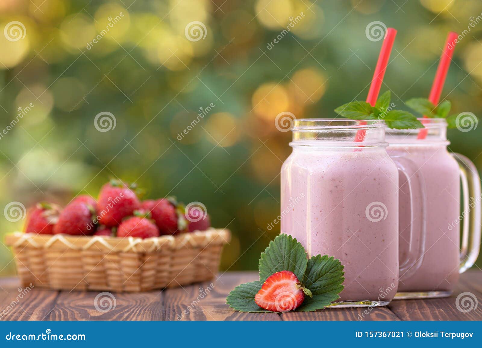 Strawberry Smoothie In Mason Jars Stock Image Image Of Mint Strawberry 157367021 