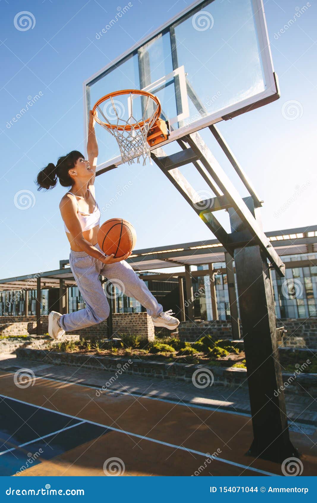 womens basketball dunking