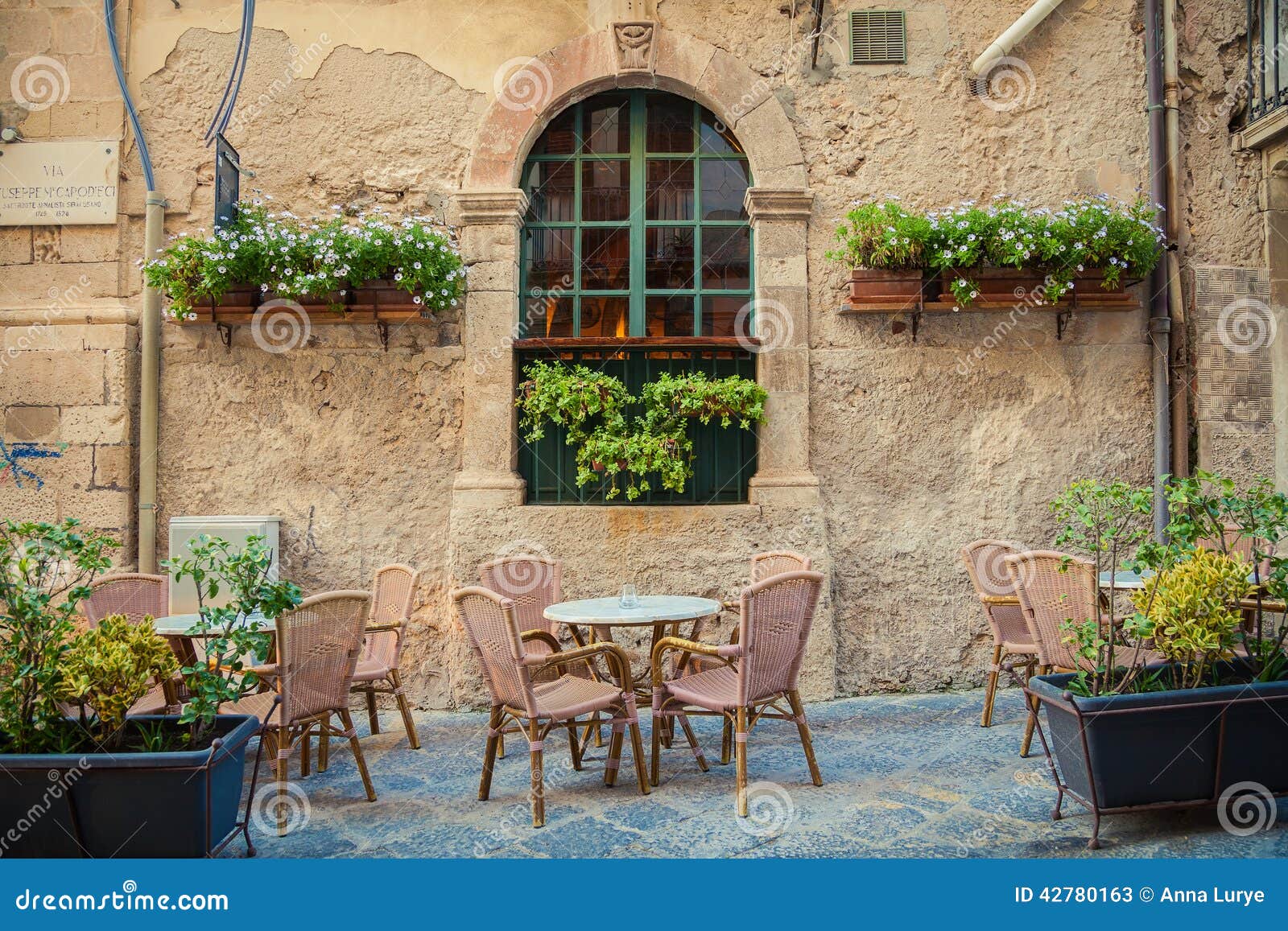 Cafe sicilia hi-res stock photography and images - Alamy