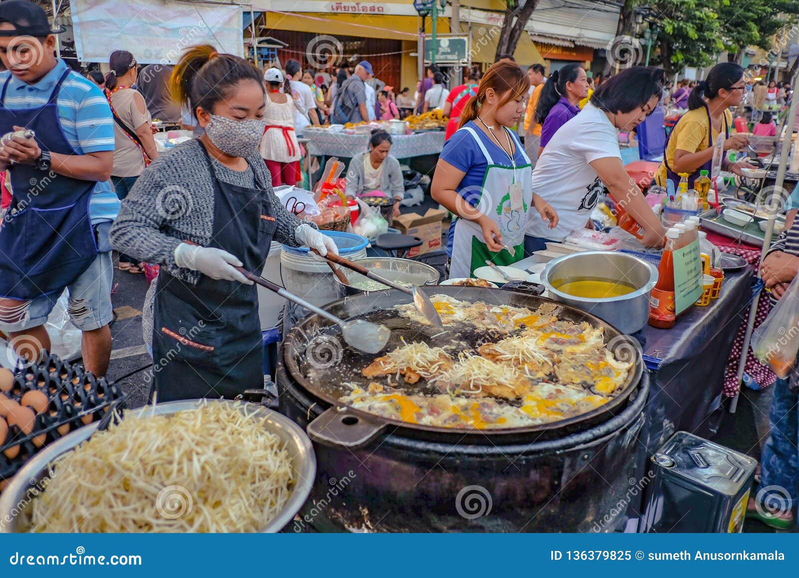 Street Food Chef Cooking Thailand Street Food `hoi Top` or Crispy