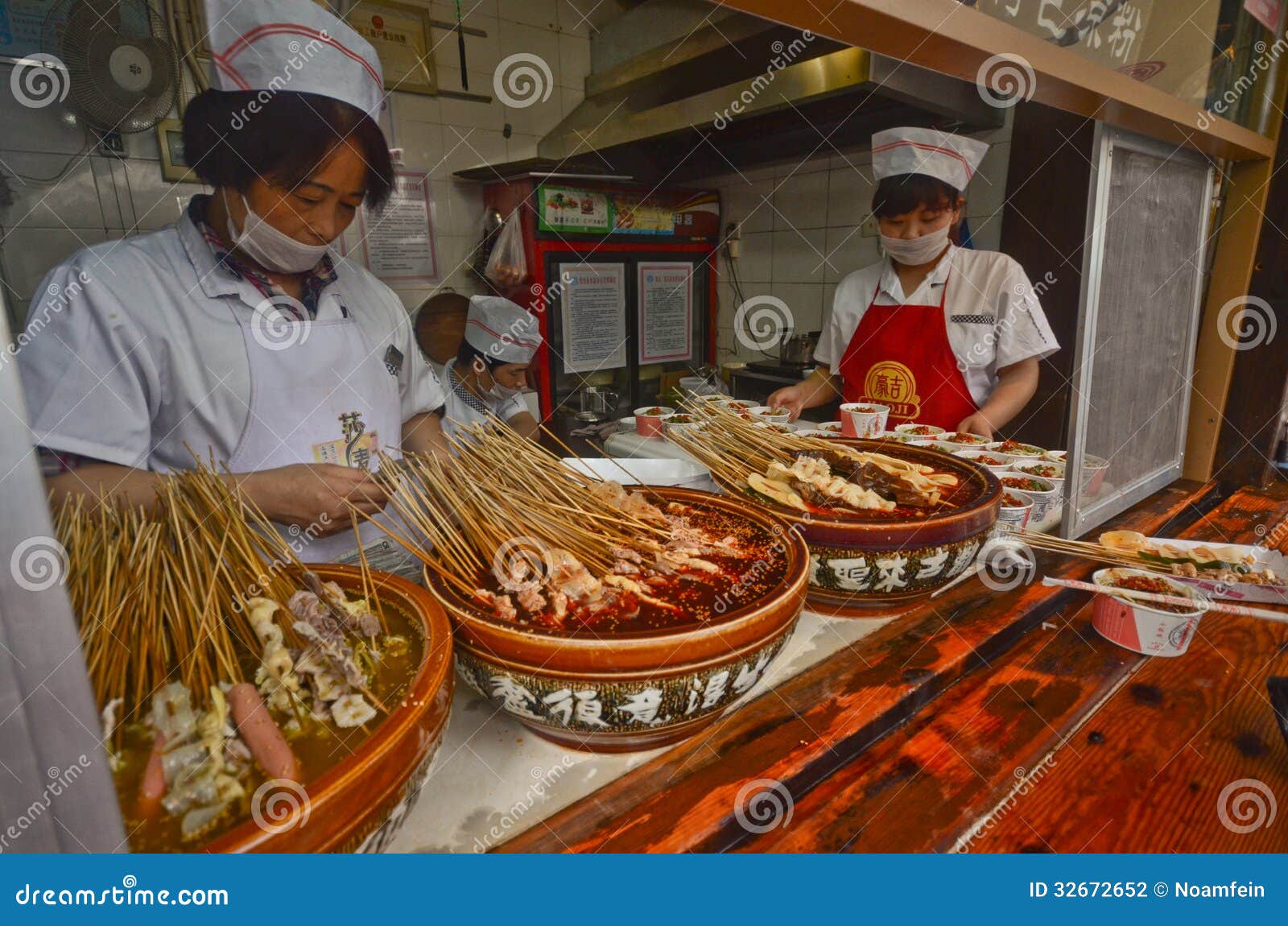 Street Food In Chengdu Editorial Photography - Image: 32672652