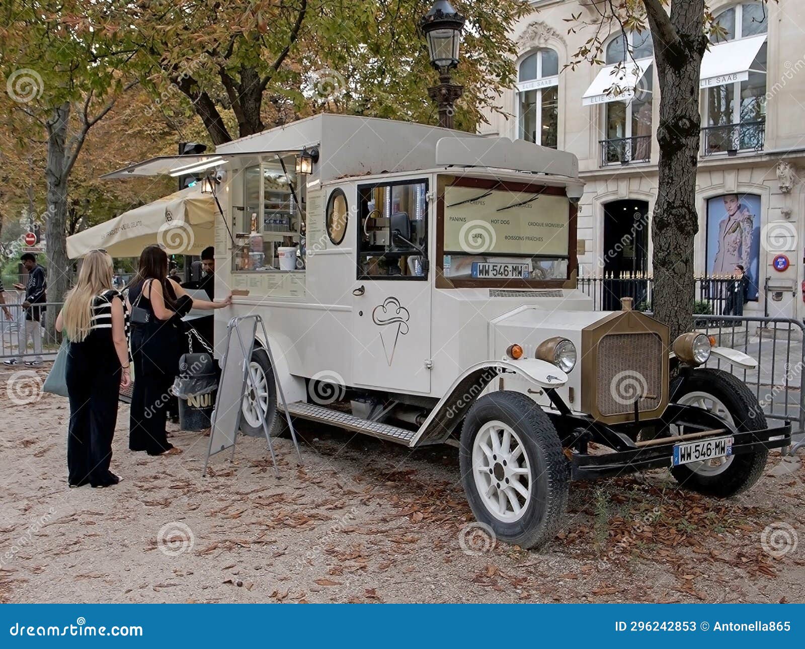 Street Food in Paris, France Editorial Stock Photo - Image of people