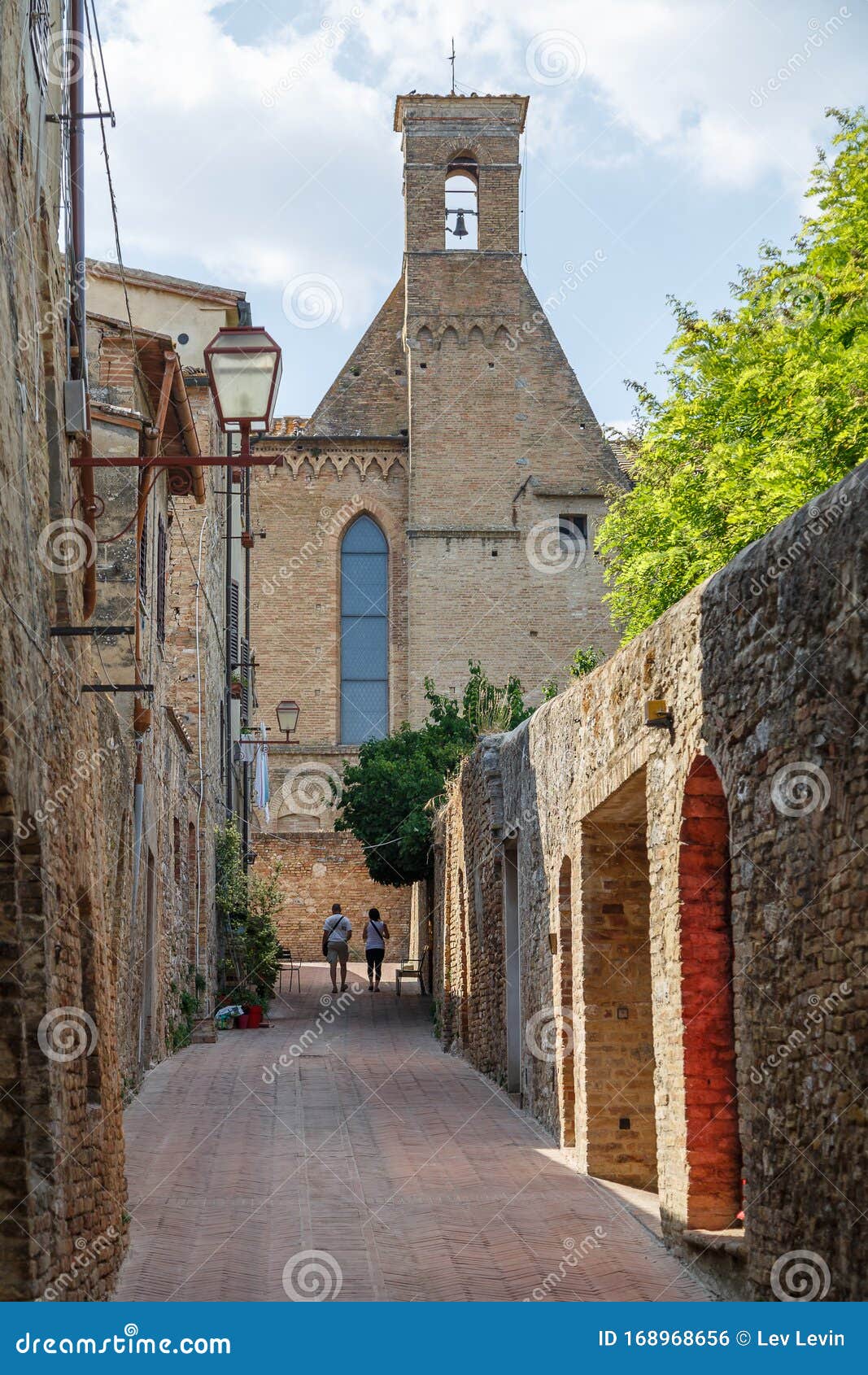 Street in the Historic Centre of San Gimignano Town Editorial Photo ...