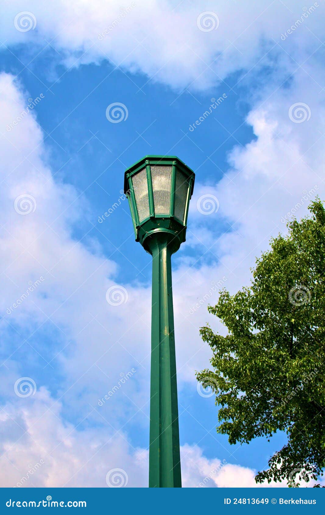 Street light stock image. Image of neighborhood, pole 24813649