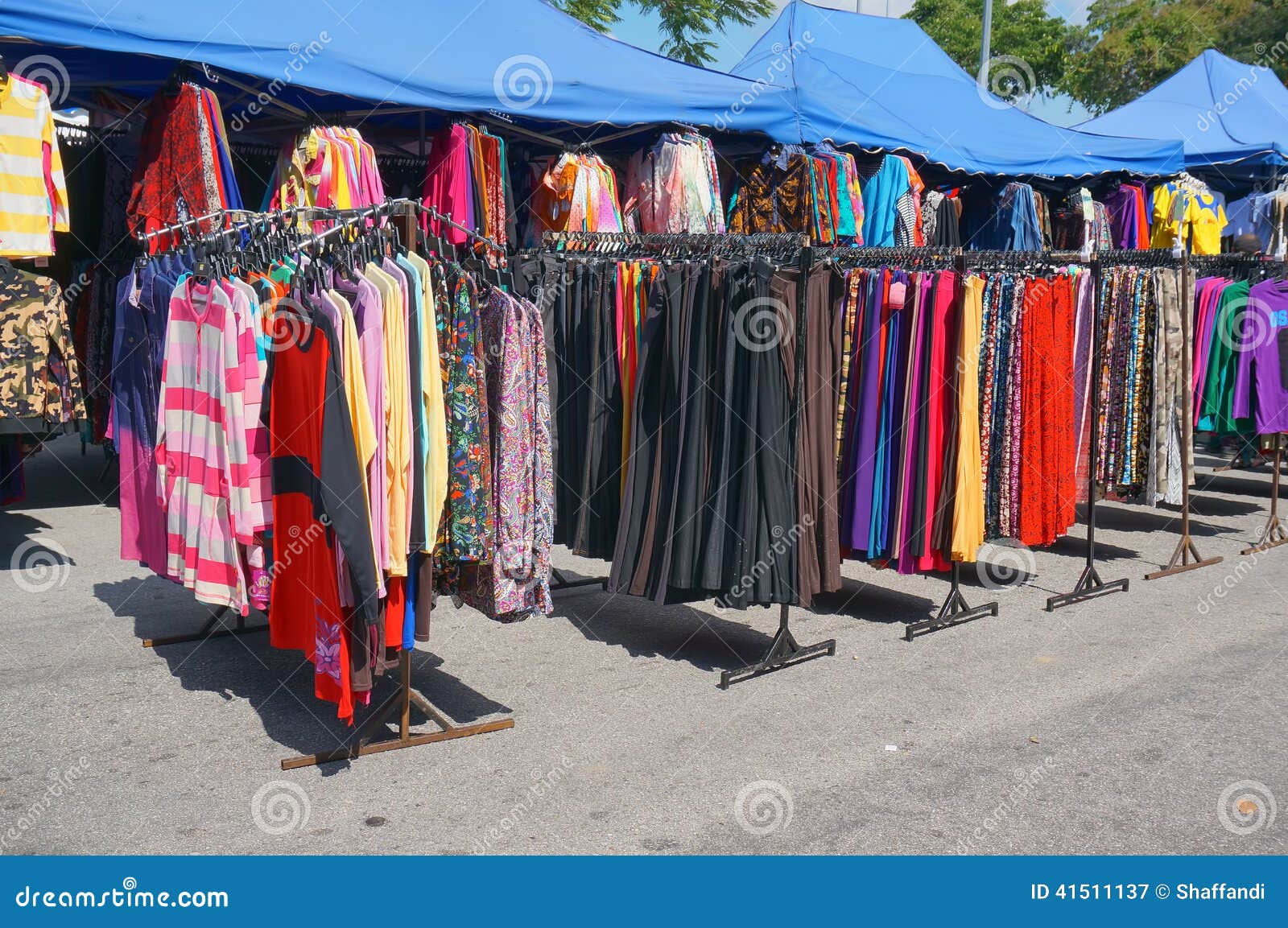 Street market editorial photography. Image of shop, retailer - 41511137