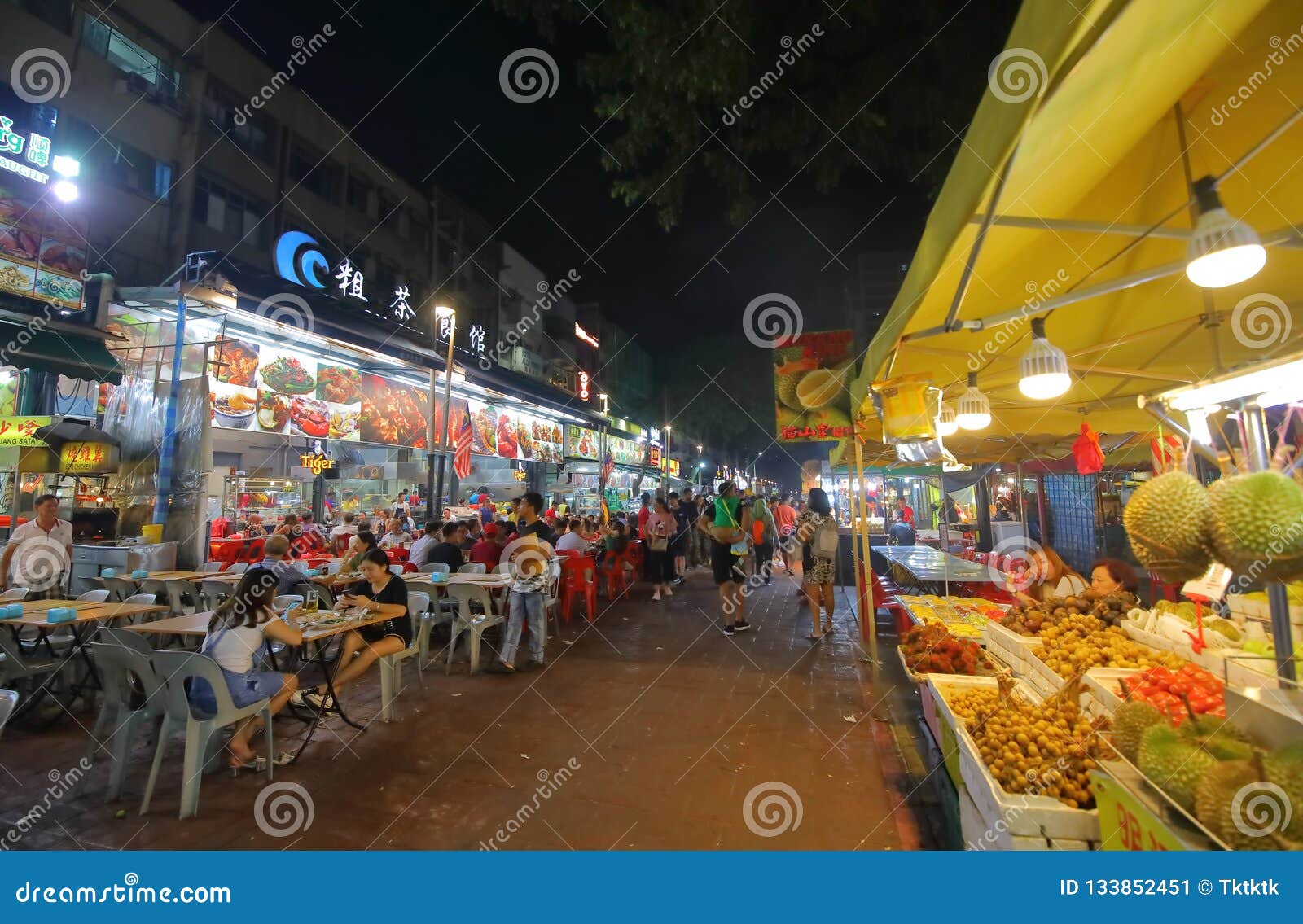 Street Night  Market  Kuala Lumpur  Malaysia Editorial Photo 