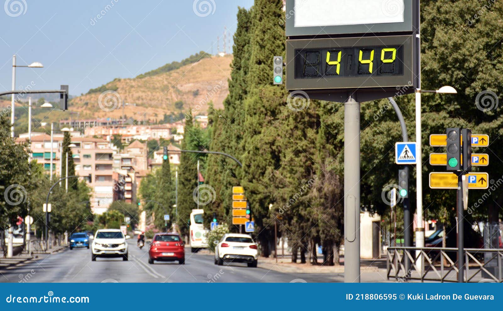 street thermometer marking 44 degrees