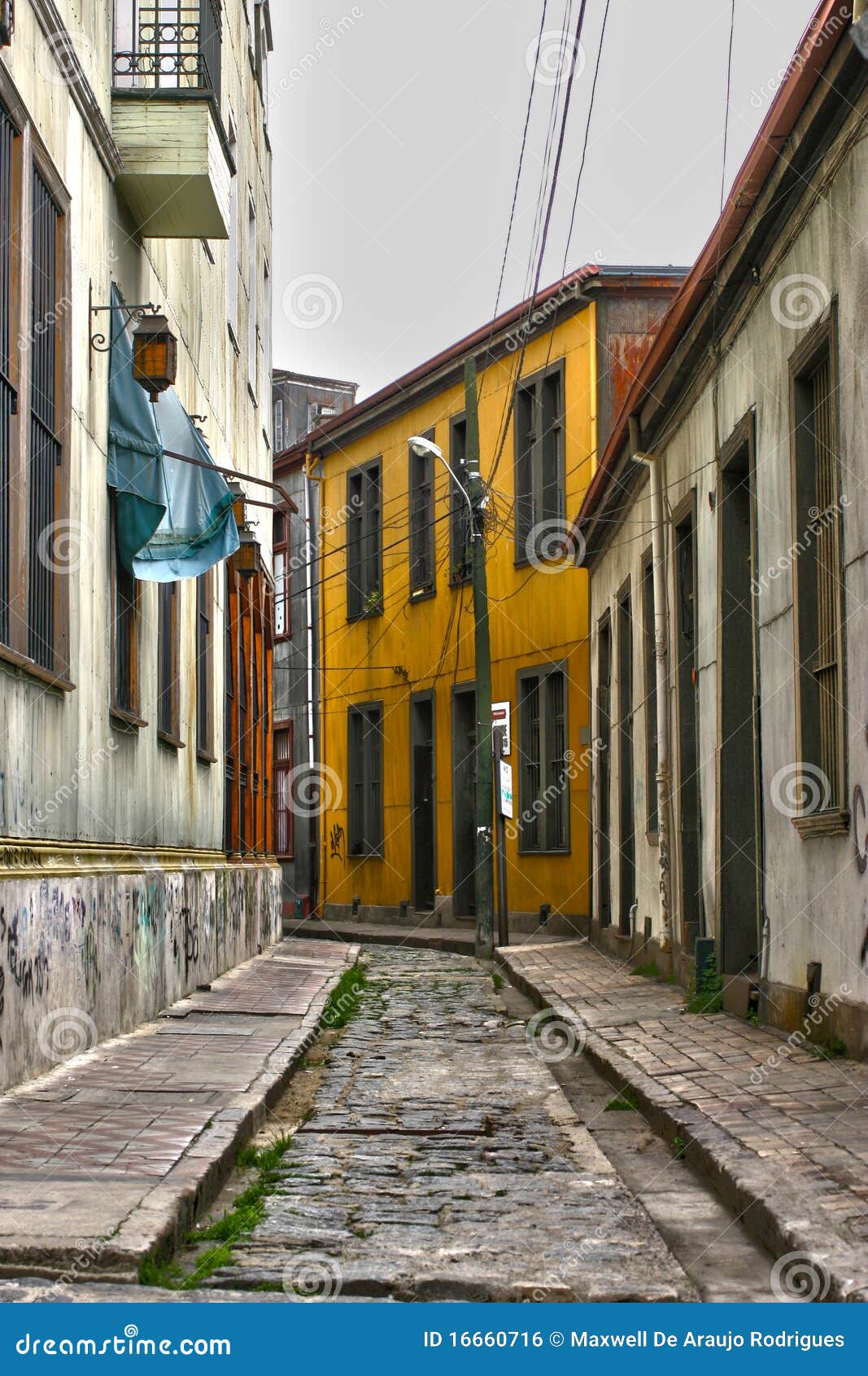 street in valparaiso