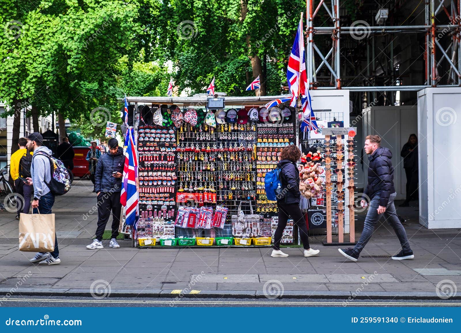 LondonStreet Vendor editorial image. Image of vendor 259591340