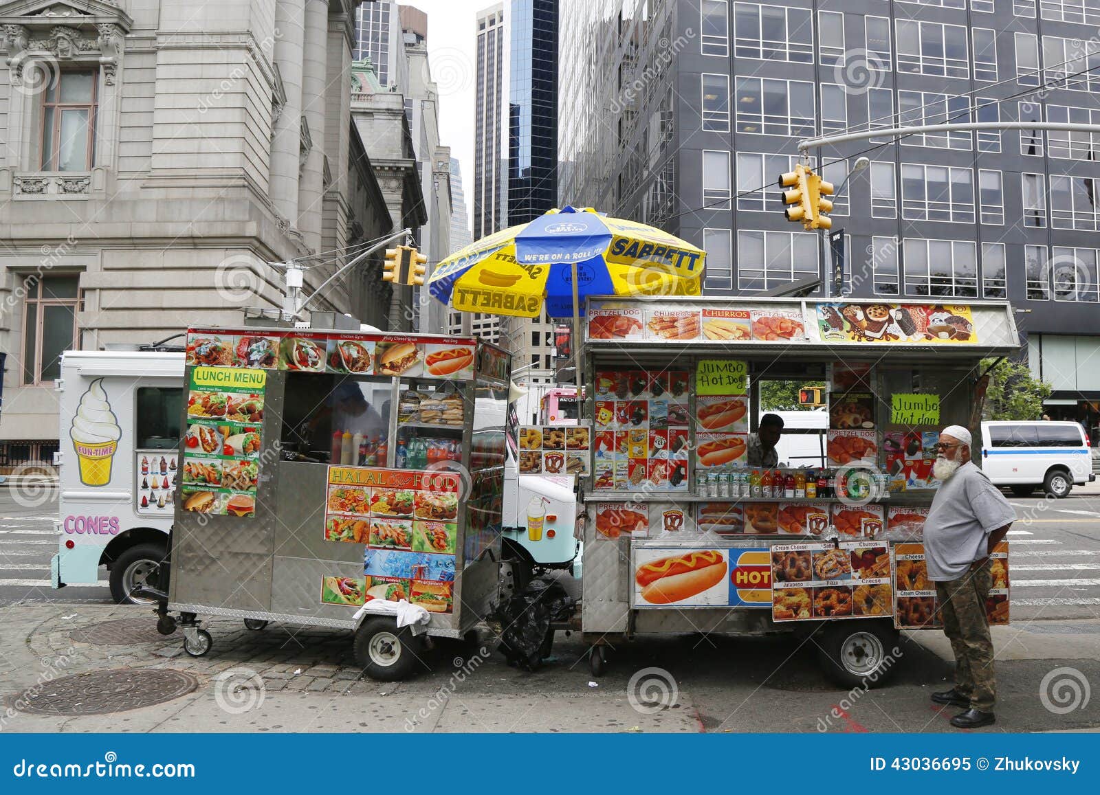 Street Vendor Cart In Manhattan Editorial Image  Image: 43036695