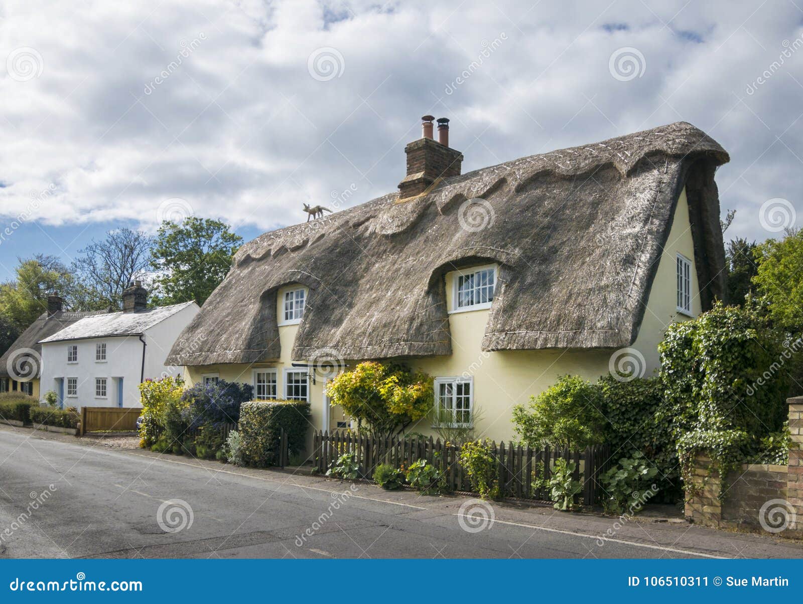 Thatched Cottages In An English Village Stock Image Image Of