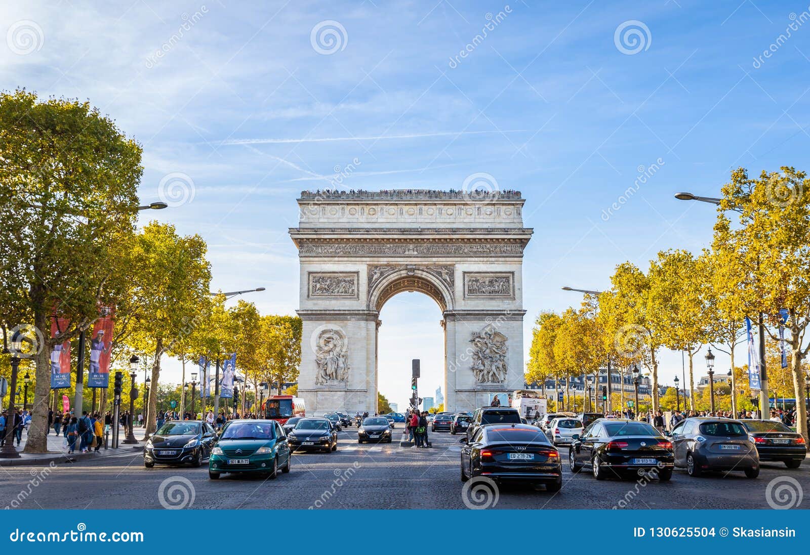 Visit the Champs Elysées and the Arc de Triomphe in Paris - New