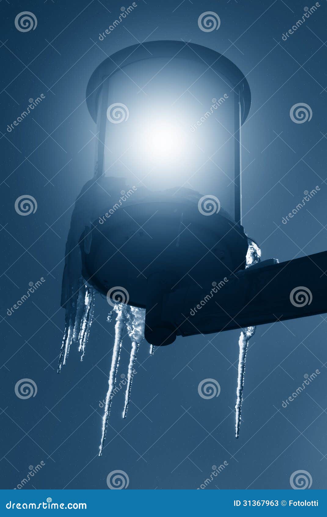 Streetlight at night stock image. Image of park, starry 31367963