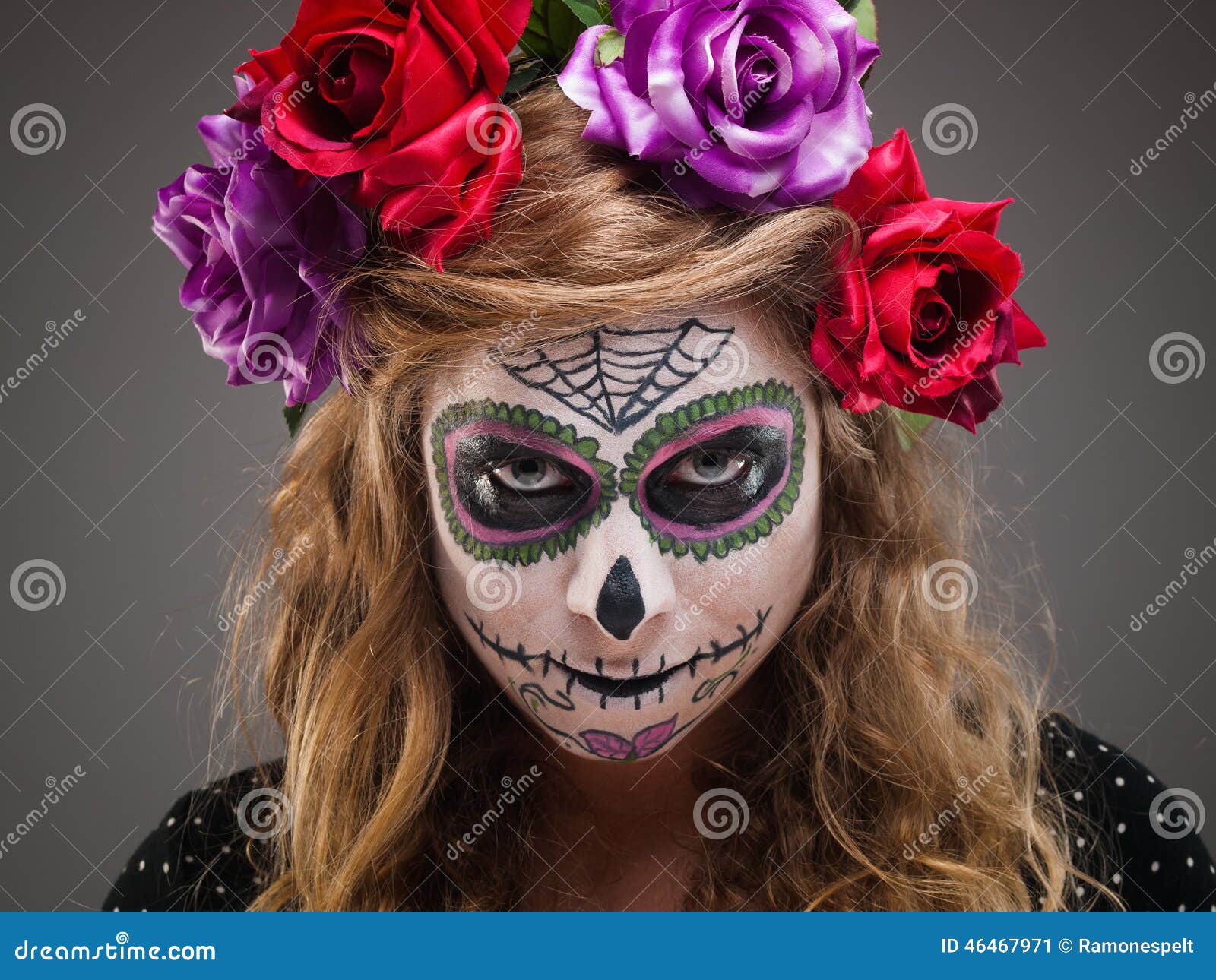 Strega Di Halloween Bella Donna Che Indossa Il Portr Della Maschera Del  Muerte Di Santa Immagine Stock - Immagine di mascherina, fantasia: 46467971