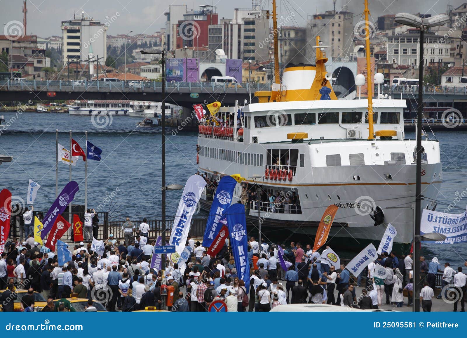 Strike in Istanbul,Turkey editorial photo. Image of istanbul 25095581