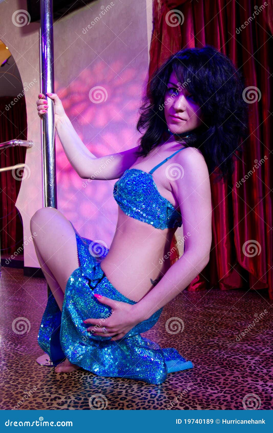 costume Stripper pole