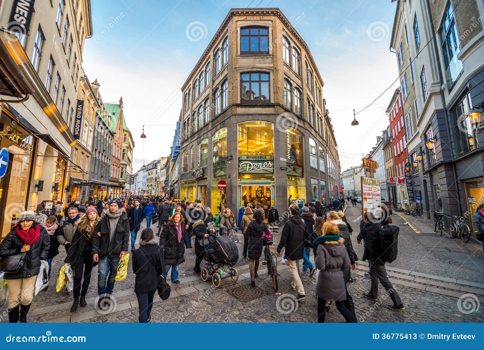 Sag kaskade Ikke moderigtigt Stroget street editorial stock photo. Image of stroget - 36775413