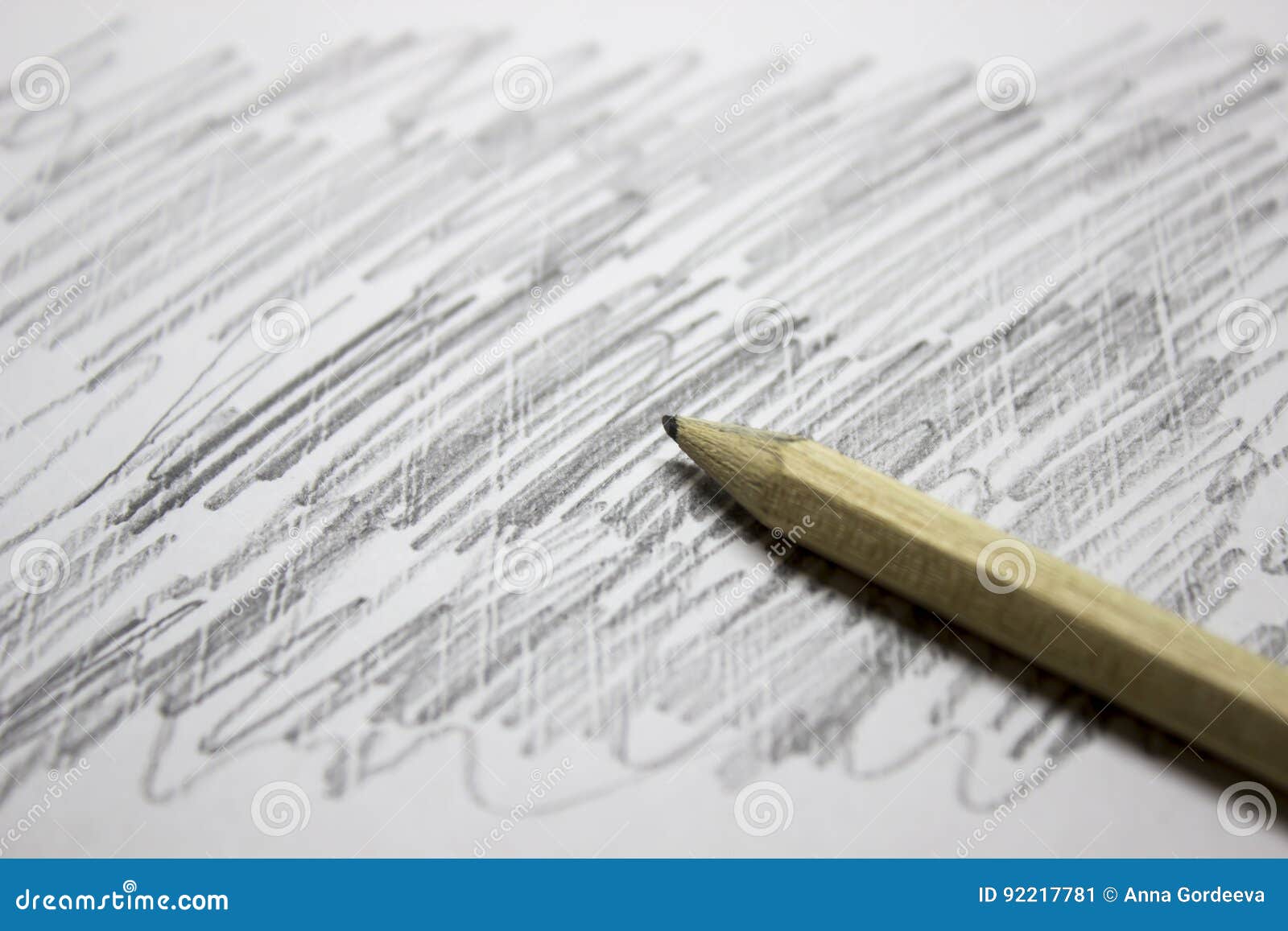 Подчеркивай простым карандашом. Simple Pencil. Простой карандаш на бежевом фоне. Карандаш простой simple &. Рисунок ластиком на фоне простым карандашом.