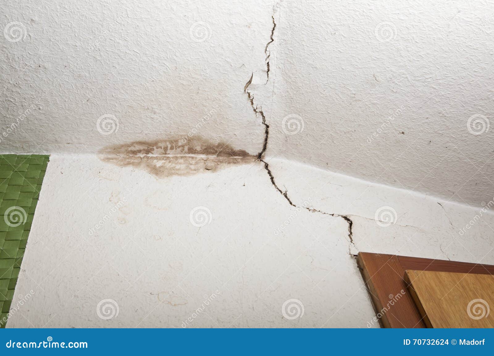 structural damage on ceiling, mold in corner, crack in ceiling
