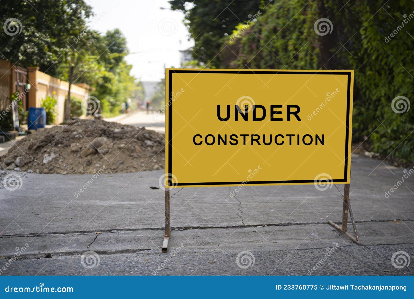 Structure De Construction Avec Message En Construction Image stock
