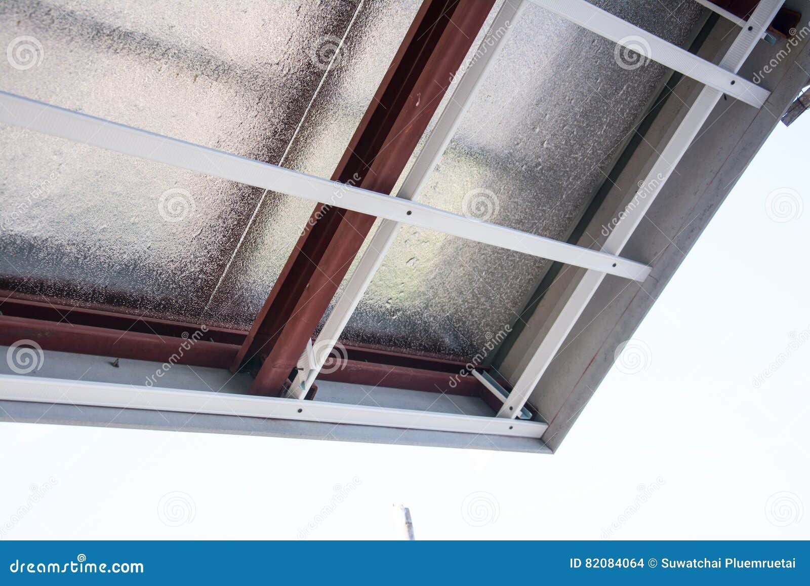 Structure De Plafond Suspendu Dans Le Chantier De Construction Photo stock Image du acier