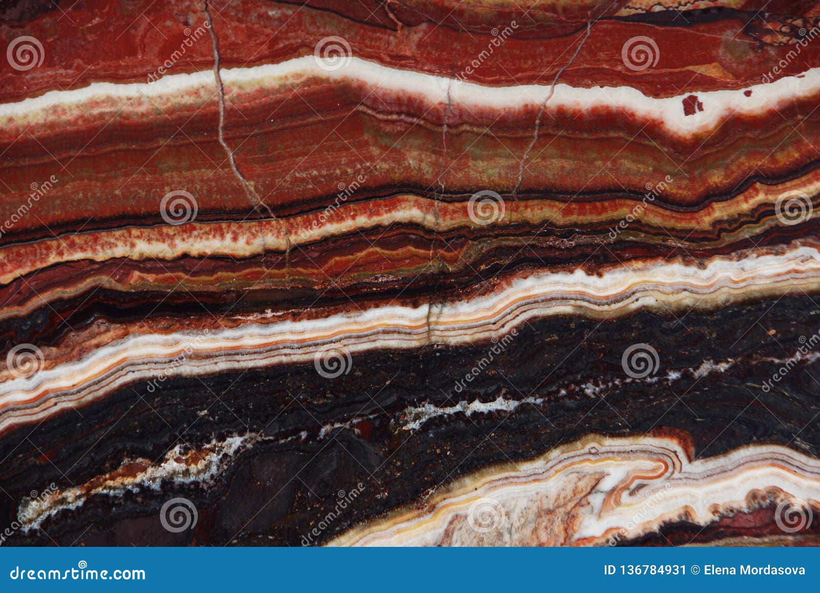 the structure of onyx, a bright red color with thin veins, is called onice fantastico