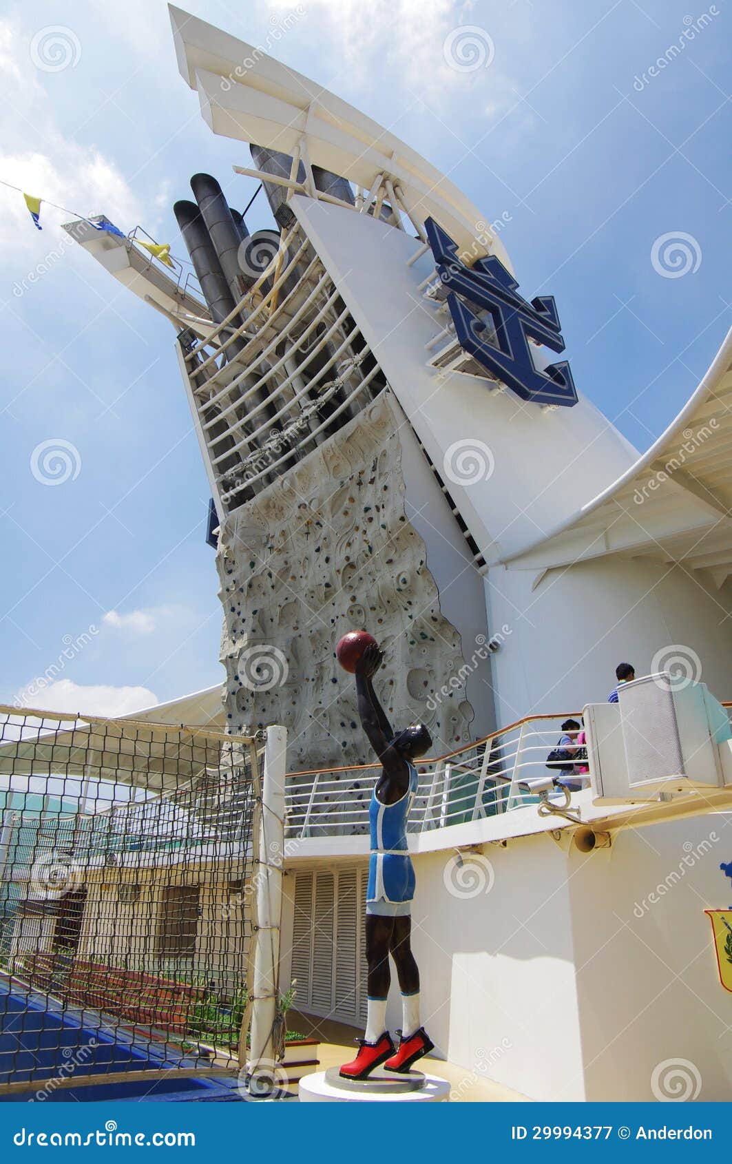 Parete rampicante. Struttura rampicante della parete in incrociatore caraibico reale