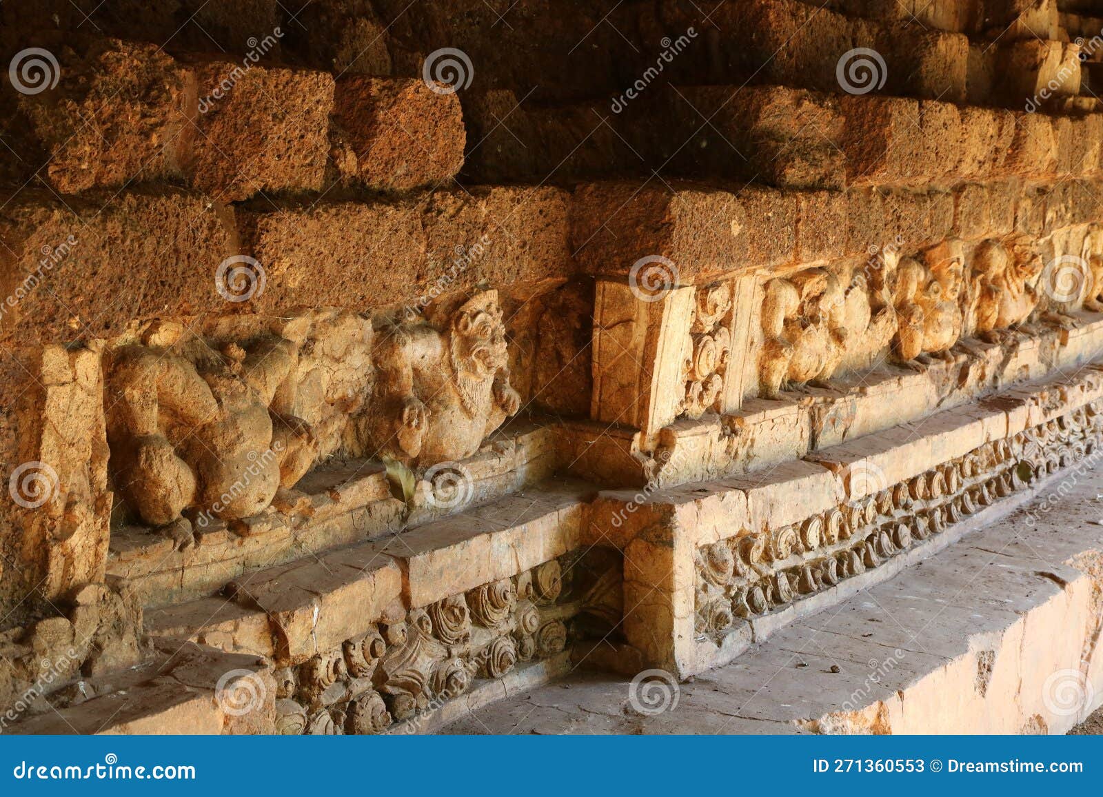 stucco figures of dwarfs with the heads