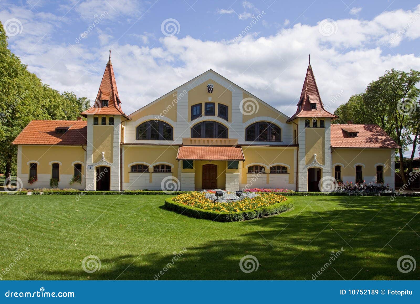 Stud farm stock image. Image of agriculture, livery, topo - 10752189