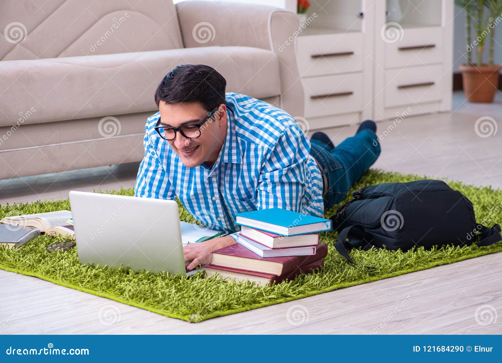the student doing distance mba online training