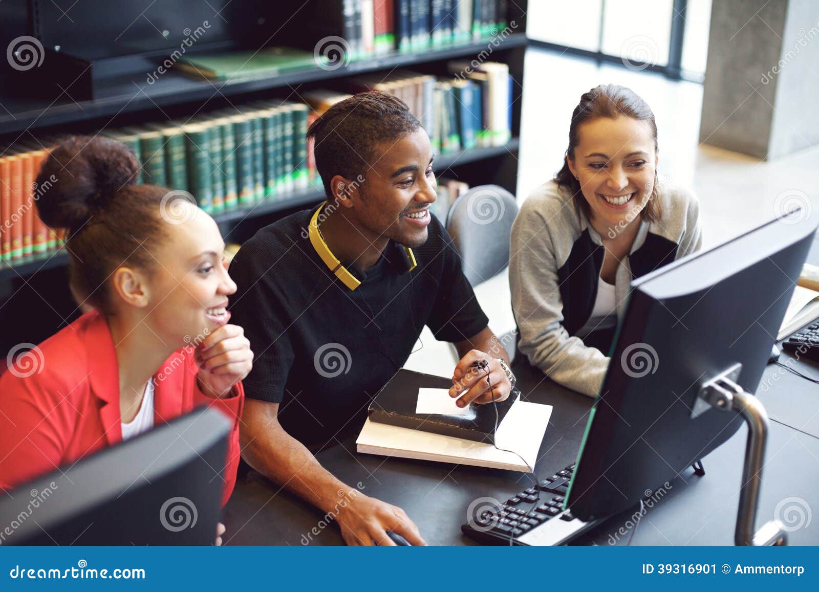 Students Working On Computer In A College Library Stock Image - Image: 39316901