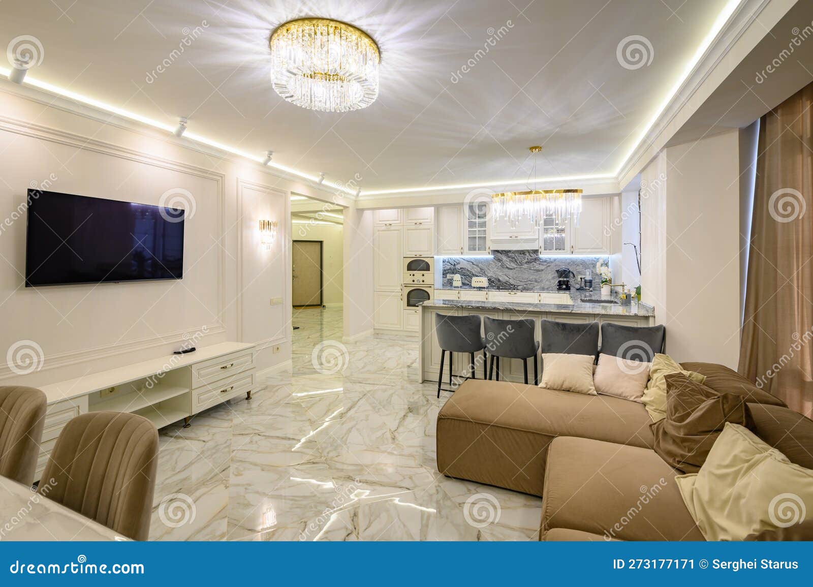 Studio Apartment Featuring Classic Kitchen with Island, and Wall