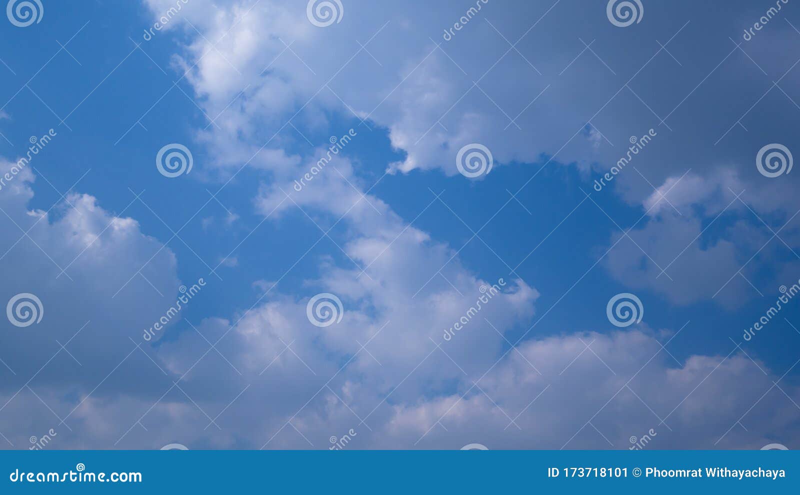 Stunning Blue Sky Horizontal with Beautiful Puffy Fluffy Clouds with ...