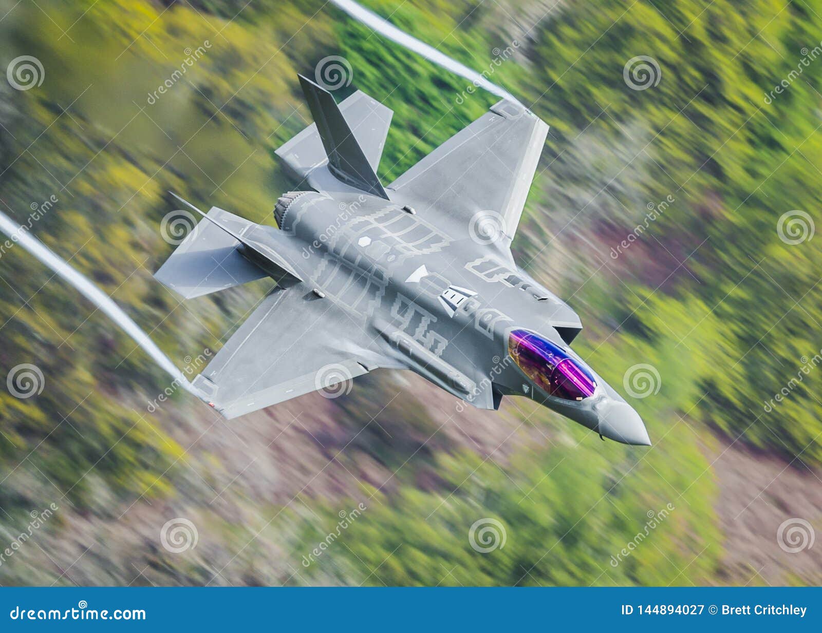 stunning modern stealth fighter jet f35