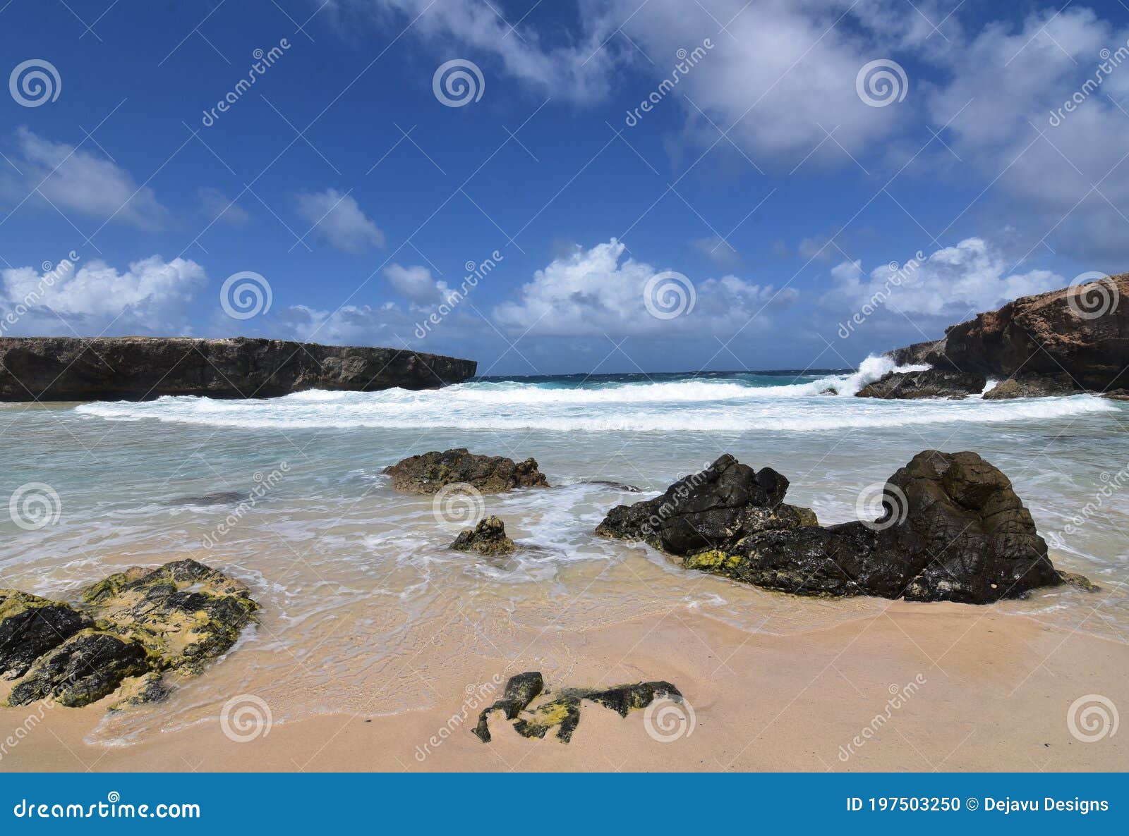 gorgeous view of a deserted beach in aruba