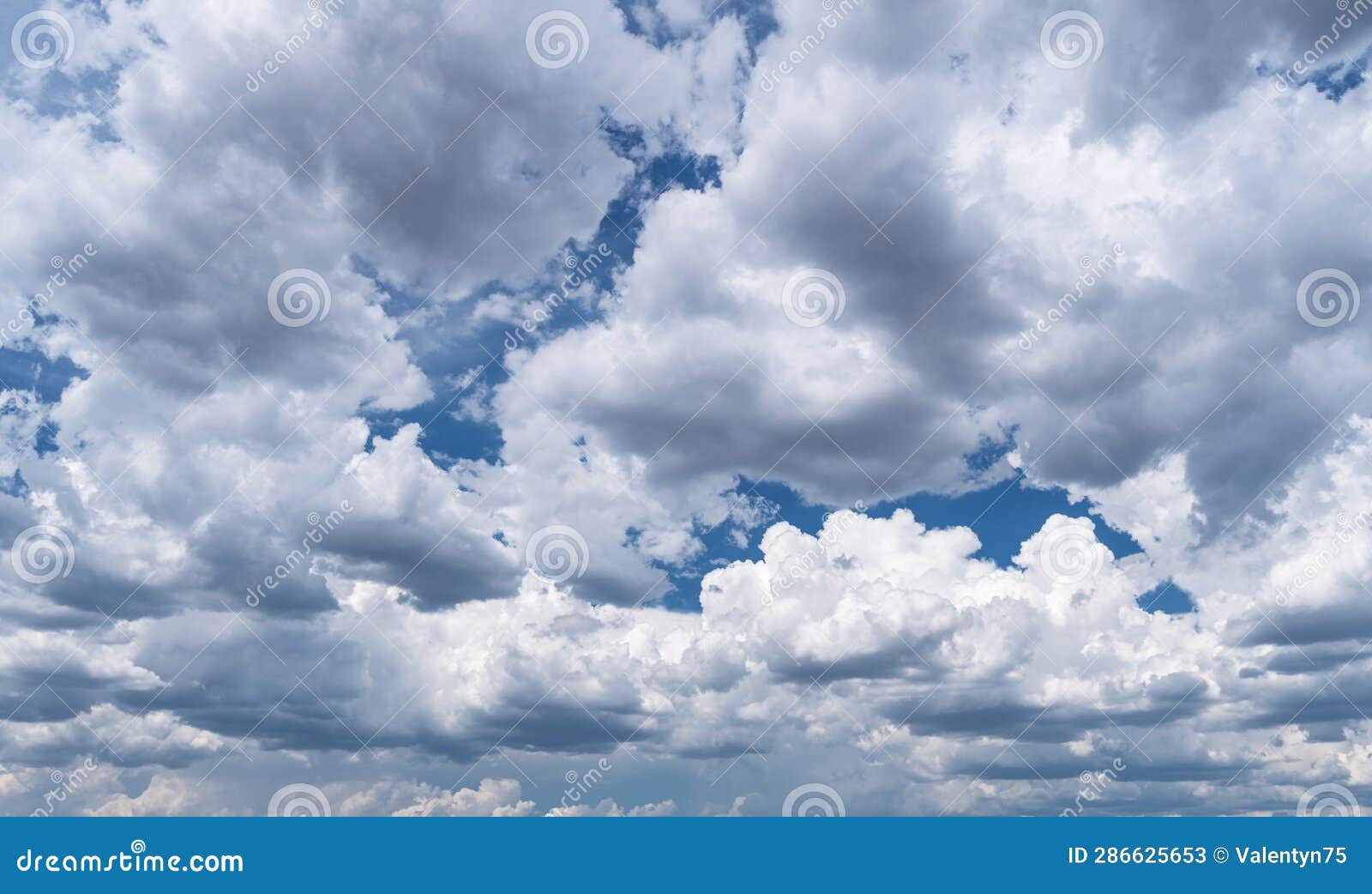 stunning skyscape with cumulus clouds. cloudy sky panorama