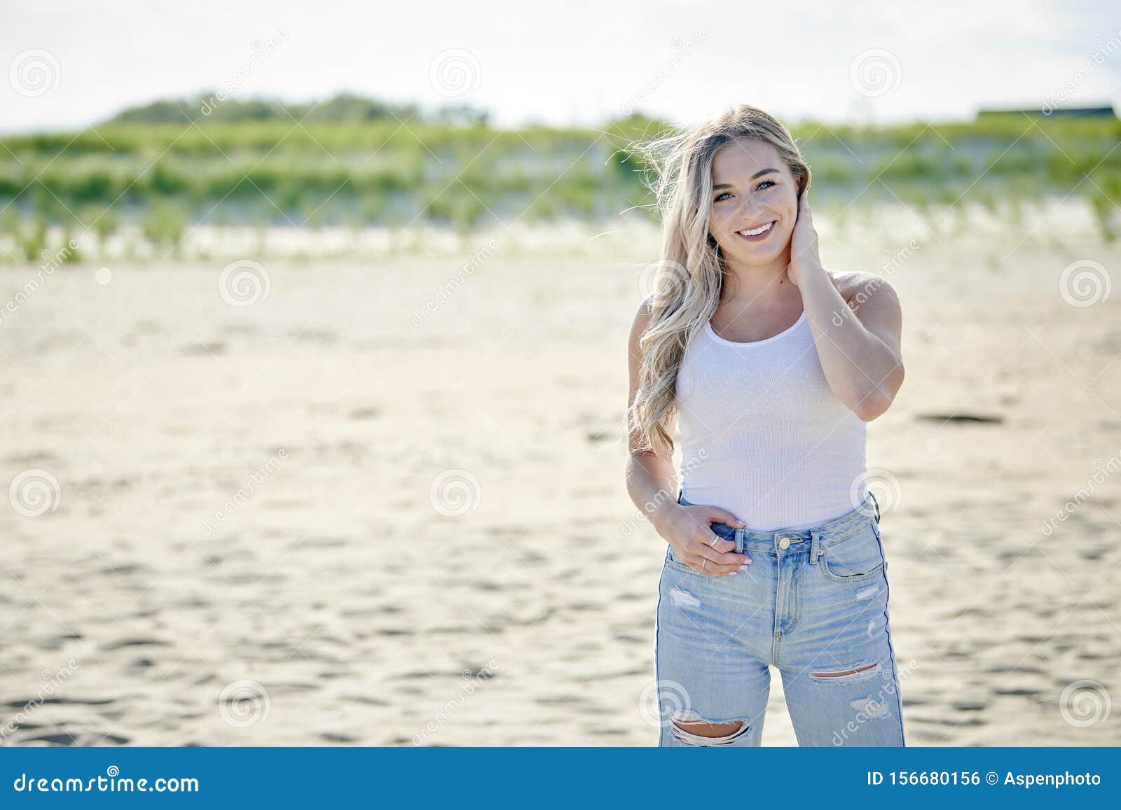 1,113 Woman Denim Shorts Beach Stock Photos, High-Res Pictures, and Images  - Getty Images