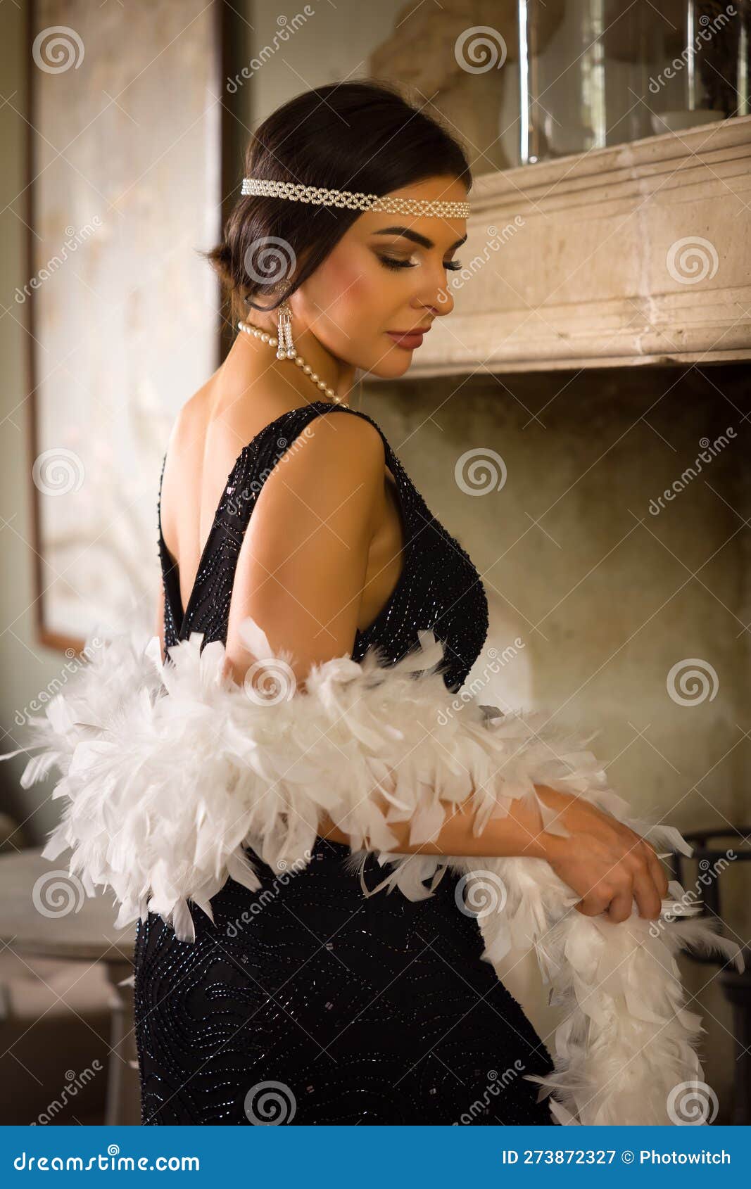 Beautiful Vintage 1920s Lady Wearing A Headband And White Feather Boa Stock  Photo, Picture and Royalty Free Image. Image 31473513.