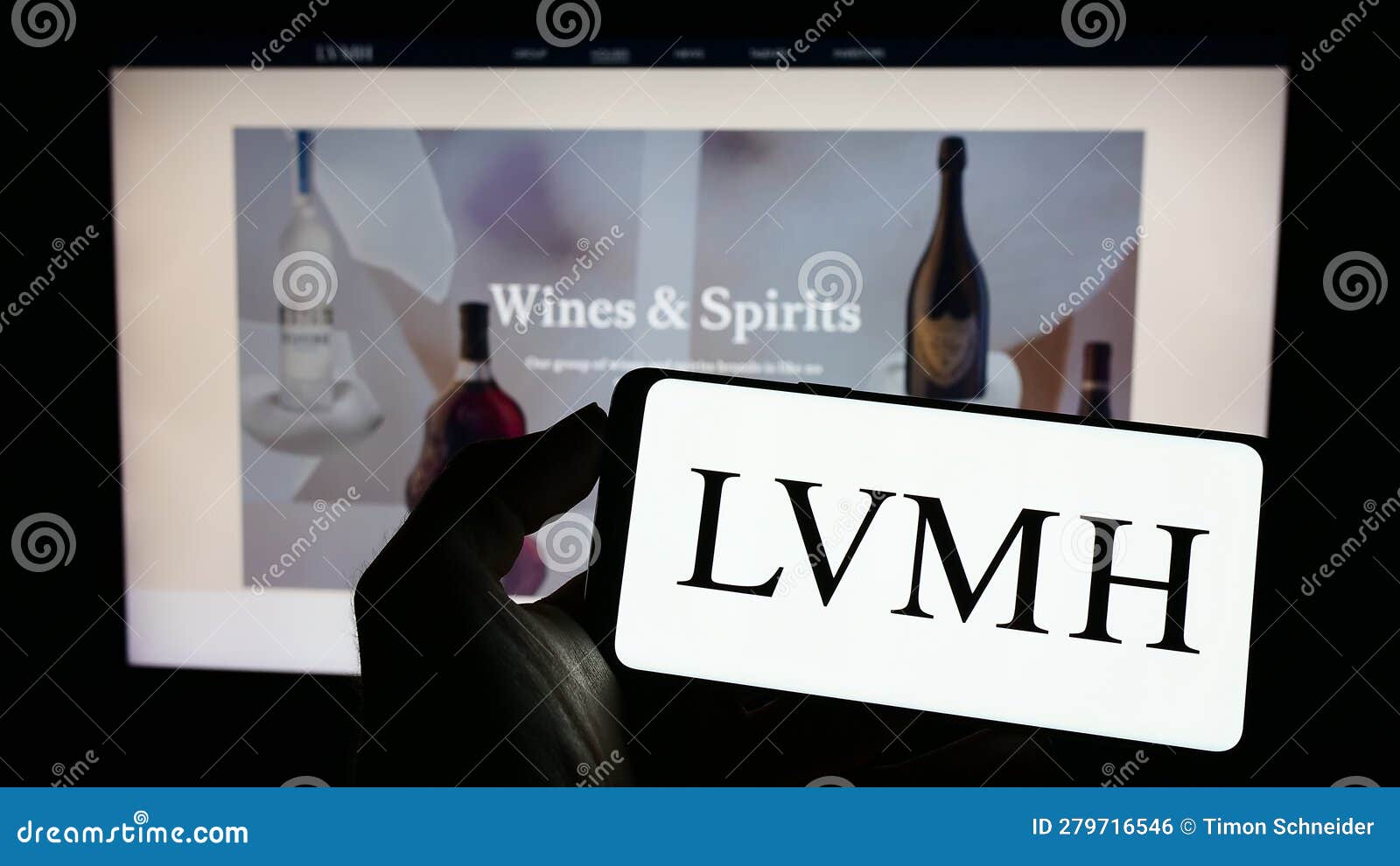 Lvmh Stock Photo - Download Image Now - Moet Hennessy Louis Vuitton, Louis  Vuitton - Designer Label, Store - iStock