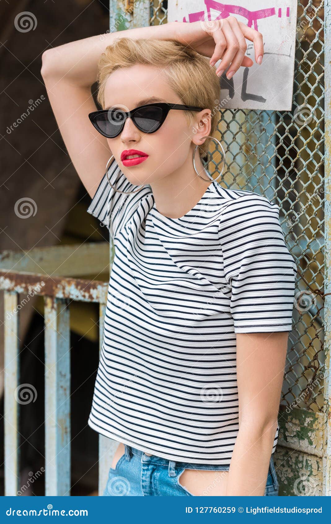QUAY x JLO All In Mini Sunglasses - BLK on Mercari | Jennifer lopez hair,  Jlo hair, Hair styles