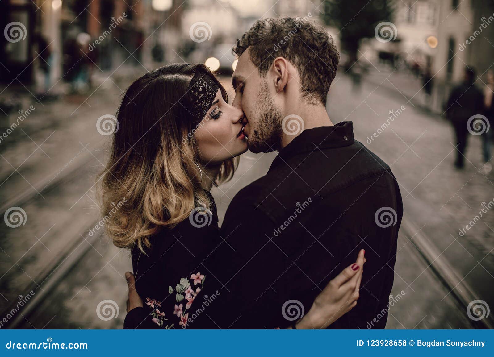 Stylish Gypsy Couple in Love Kissing Hugging in Evening City ...