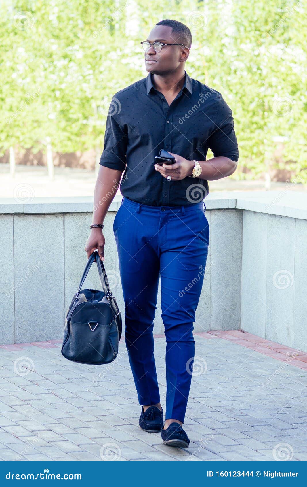 Which shirt matches with blue pants  Quora