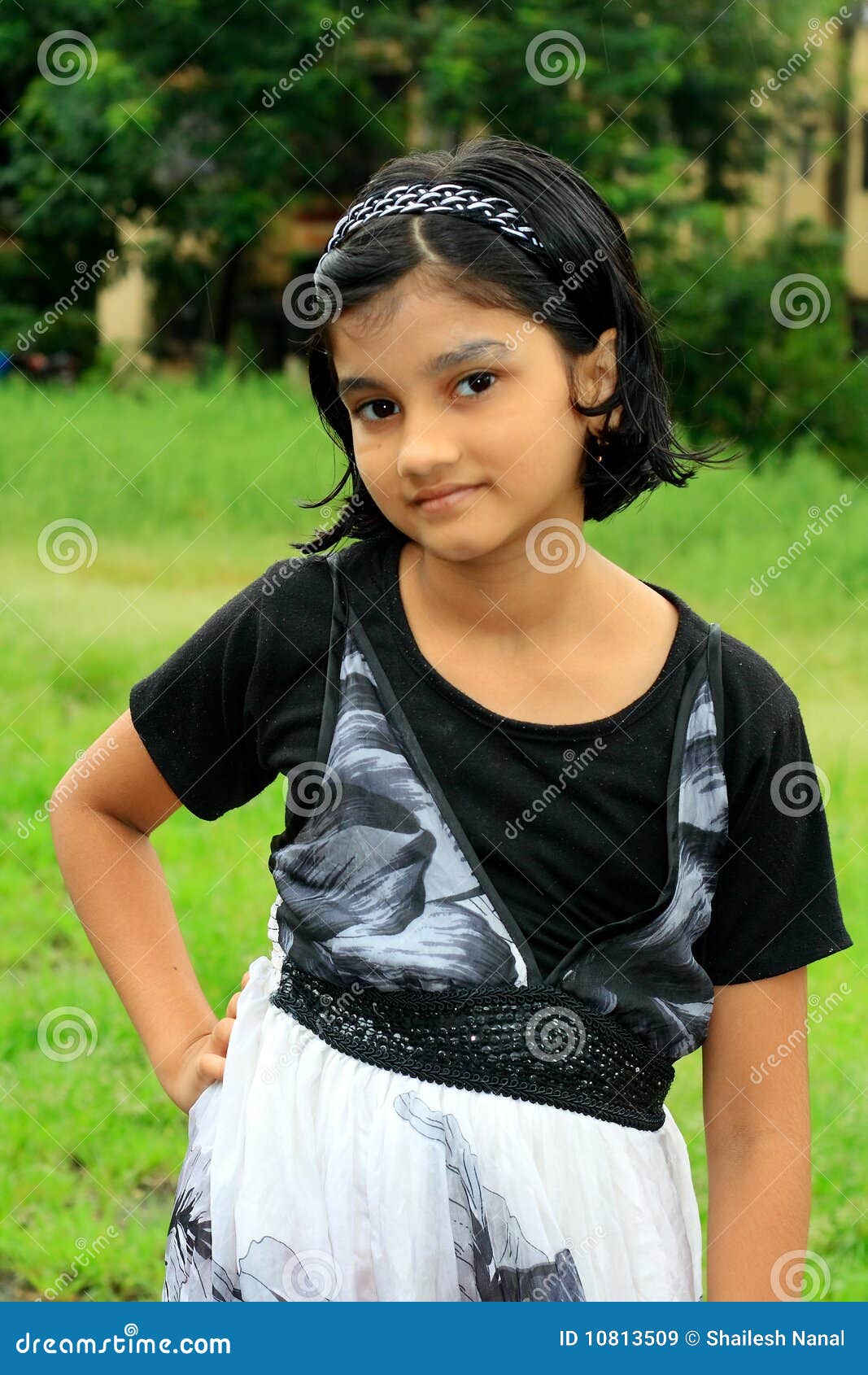 Simple girl indian hi-res stock photography and images - Page 2 - Alamy