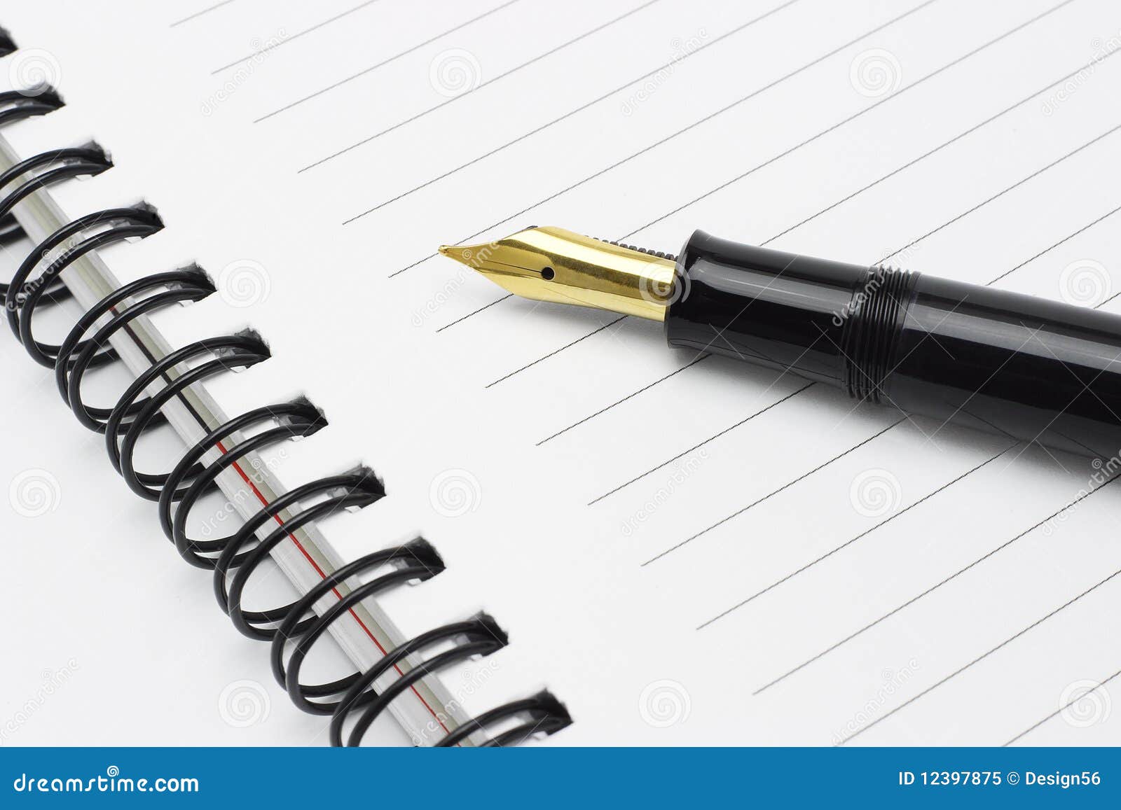 Stylo Plume Sur Le Cahier Image Stock Image Du Livre