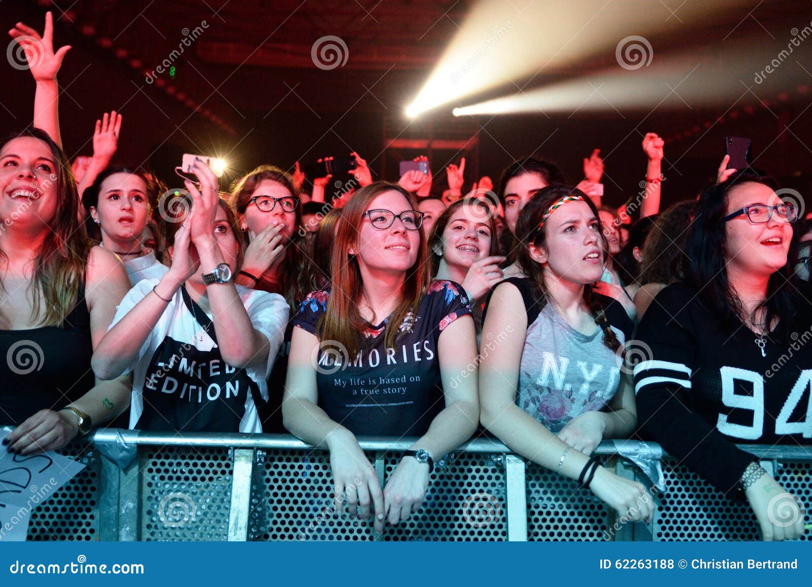 Subwaysrock A BandPerforms Audience The At Bikini In Stage 3jLS4Rcq5A