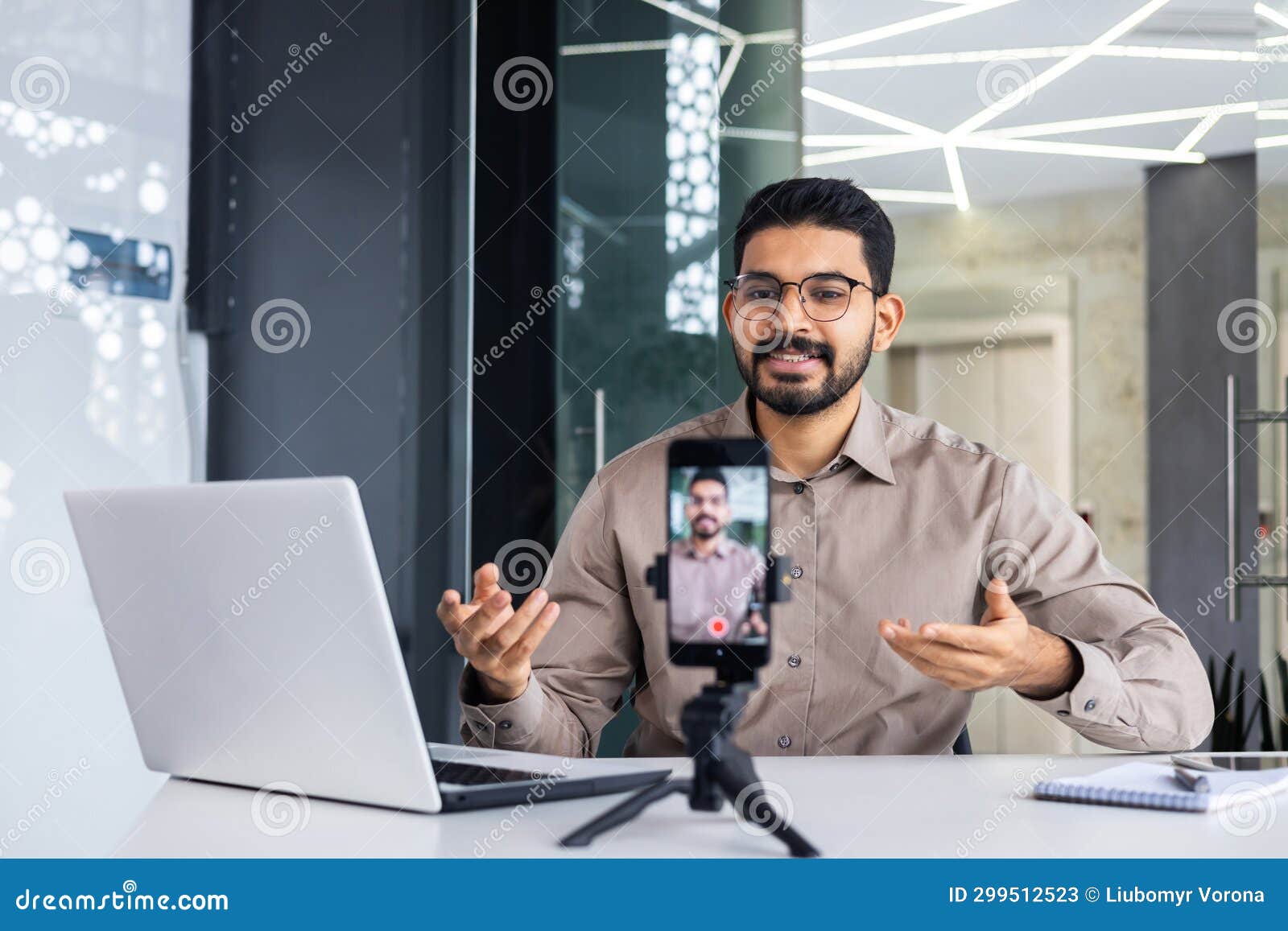 Successful Business Trainer Teacher Recording Online Training Video