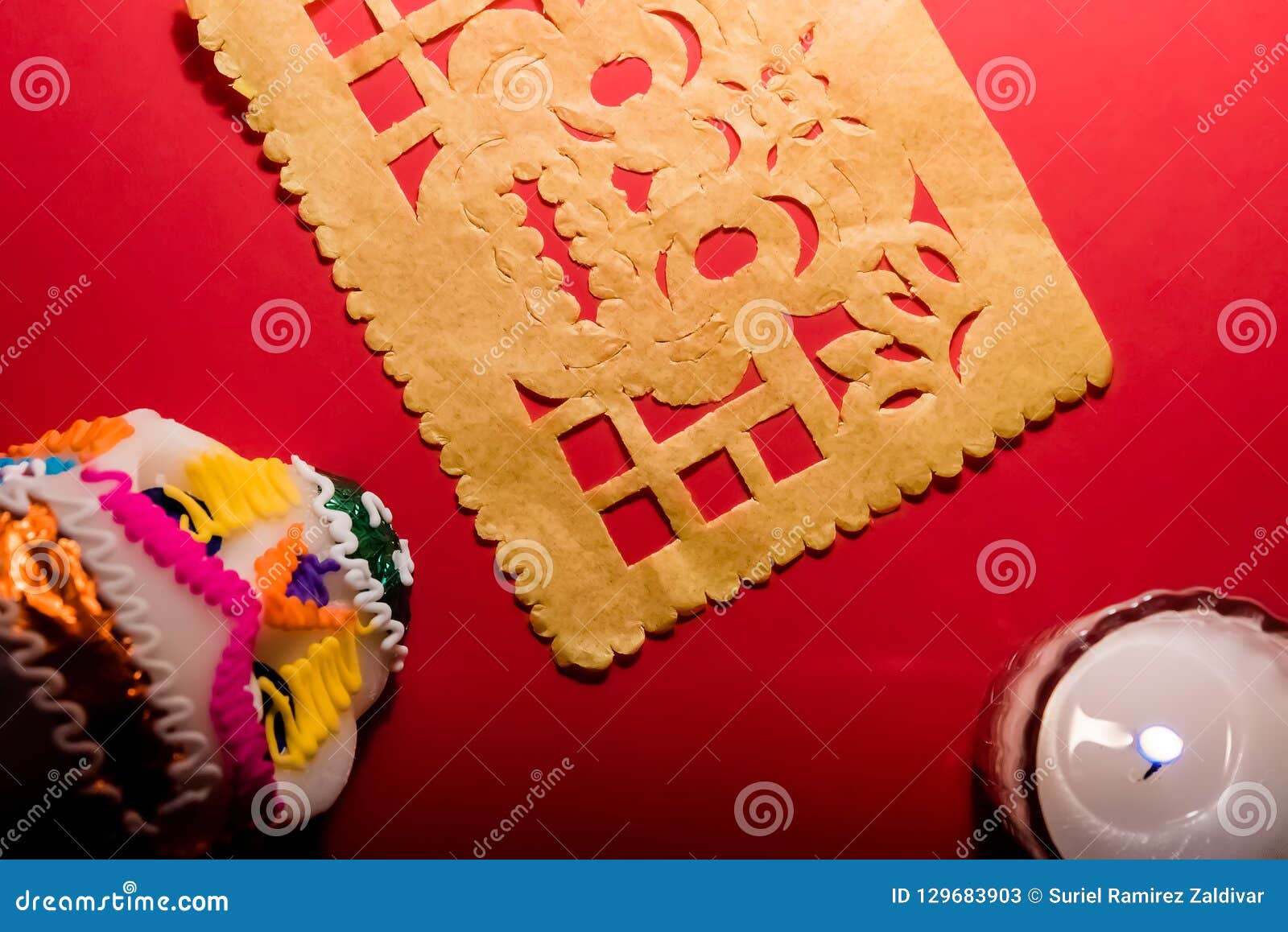 sugar skull and candles - calaverita - ofrenda dia de muertos