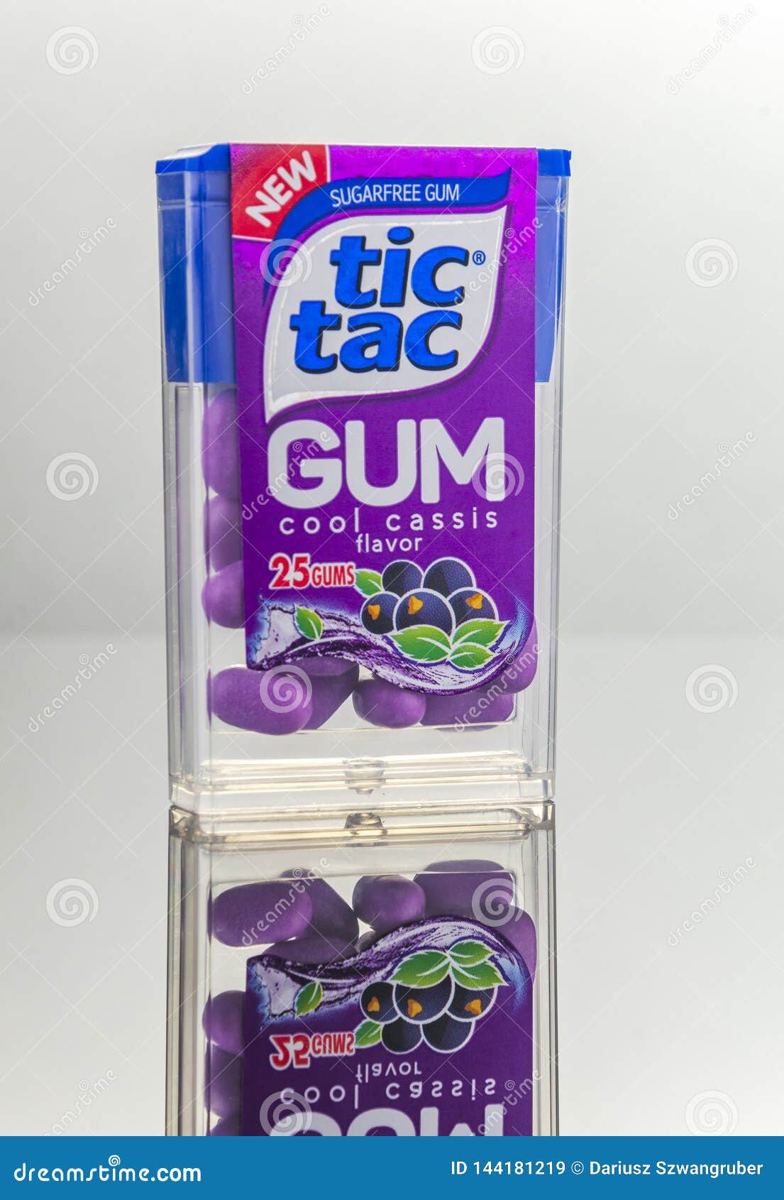 Sugarfree Tic Tac Gum Isolated on Gradient Background Editorial Stock Sugarfree Tic Tac Gum Isolated on Gradient Background Editorial Stock
