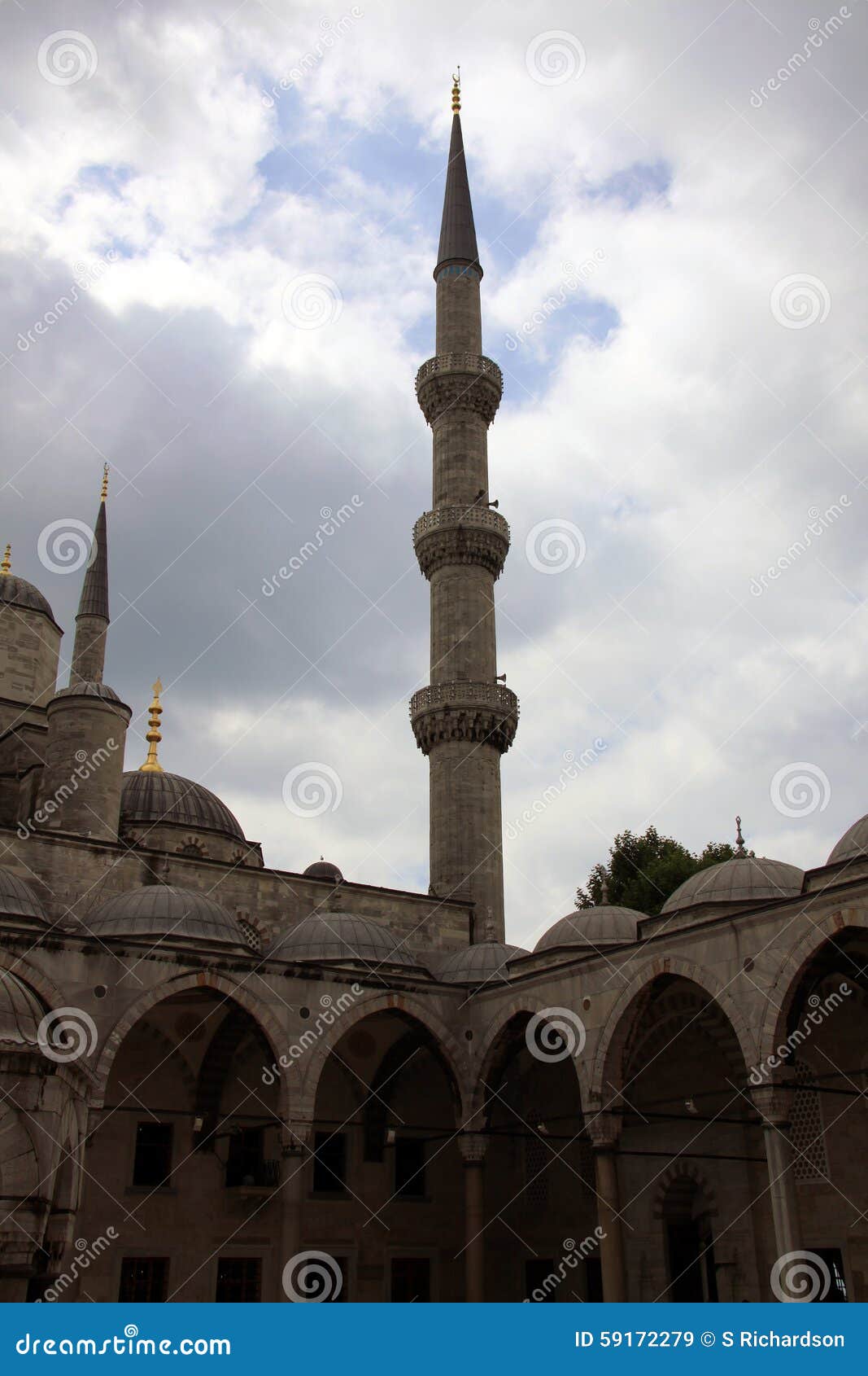 sultan ahmed mosque and minarete